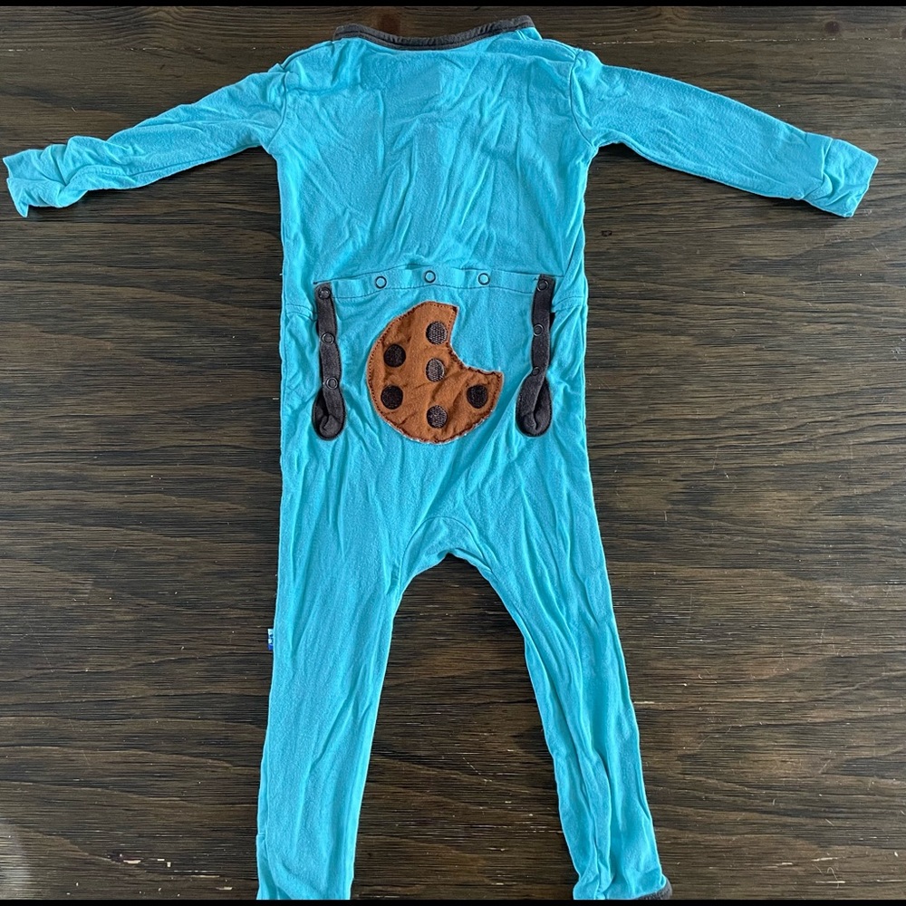 Kickee Pants One piece: (9-12 months)